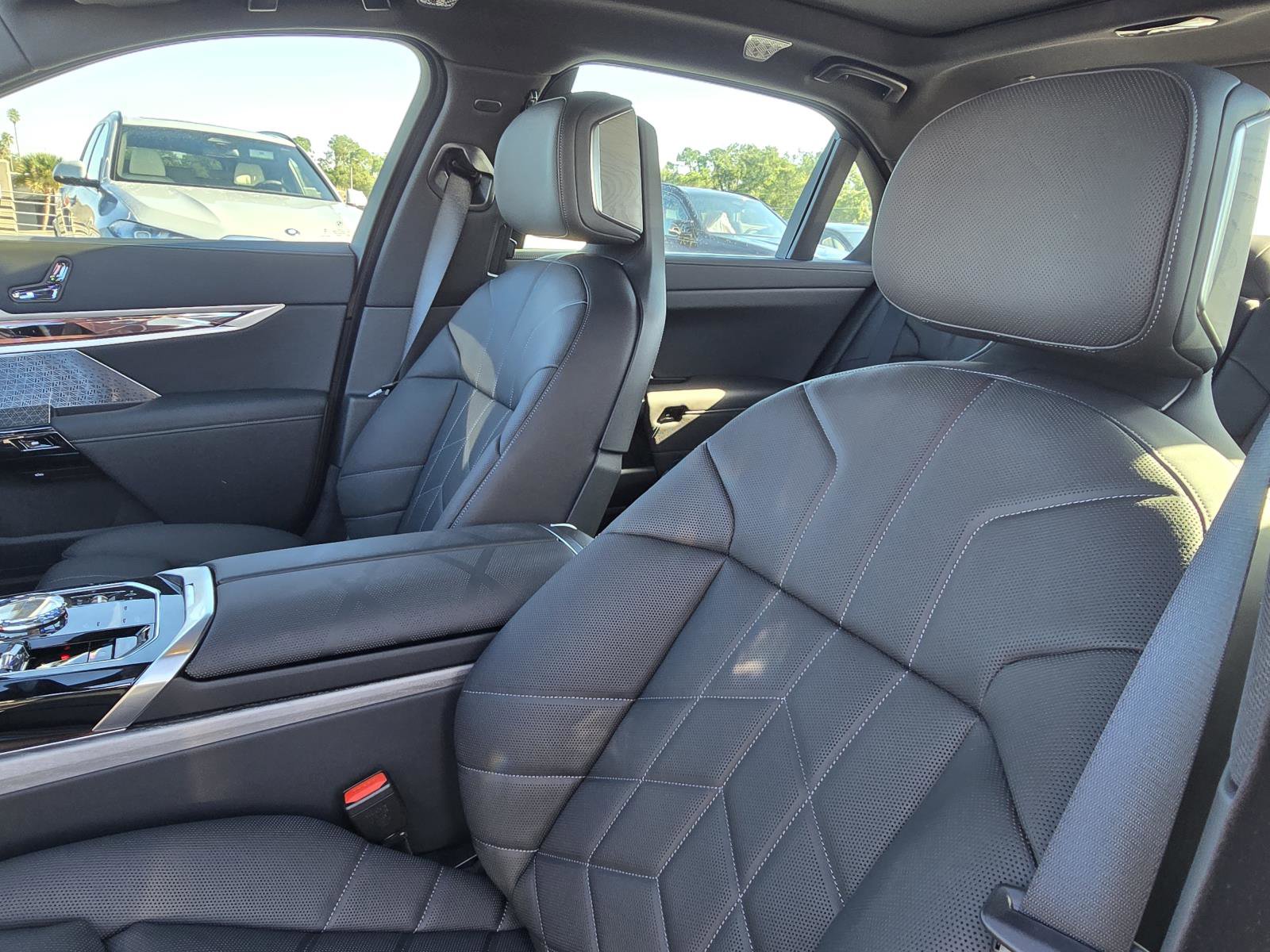 New 2025 BMW 760i xDrive image 14