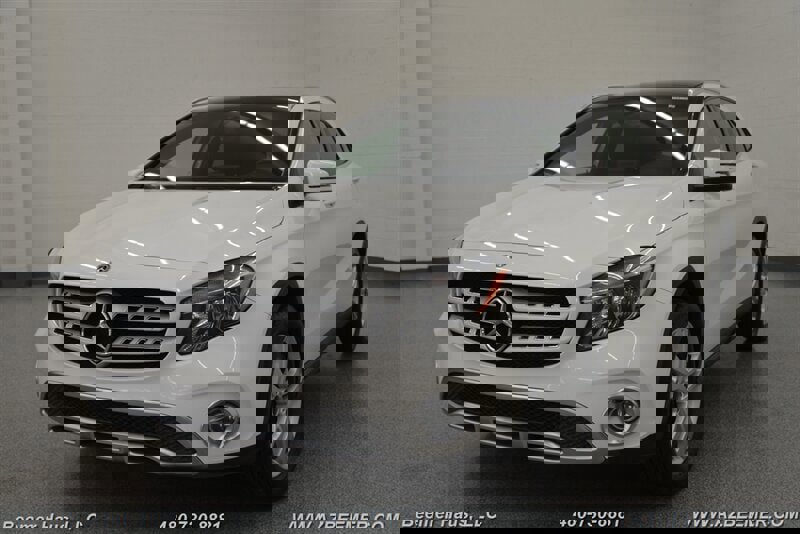 Used 2018 Mercedes-Benz GLA 250 4MATIC w/ Premium Package image 2