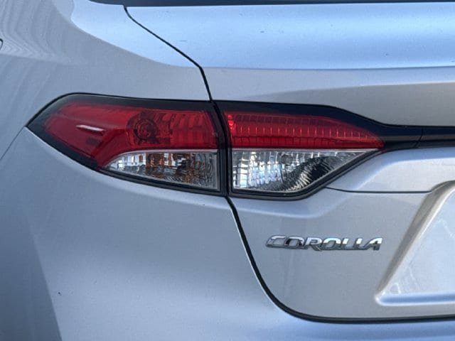 Used 2024 Toyota Corolla LE FWD image 6