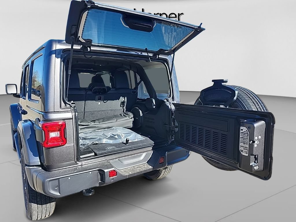 New 2026 Jeep Wrangler Unlimited Sahara AWD/4WD image 16