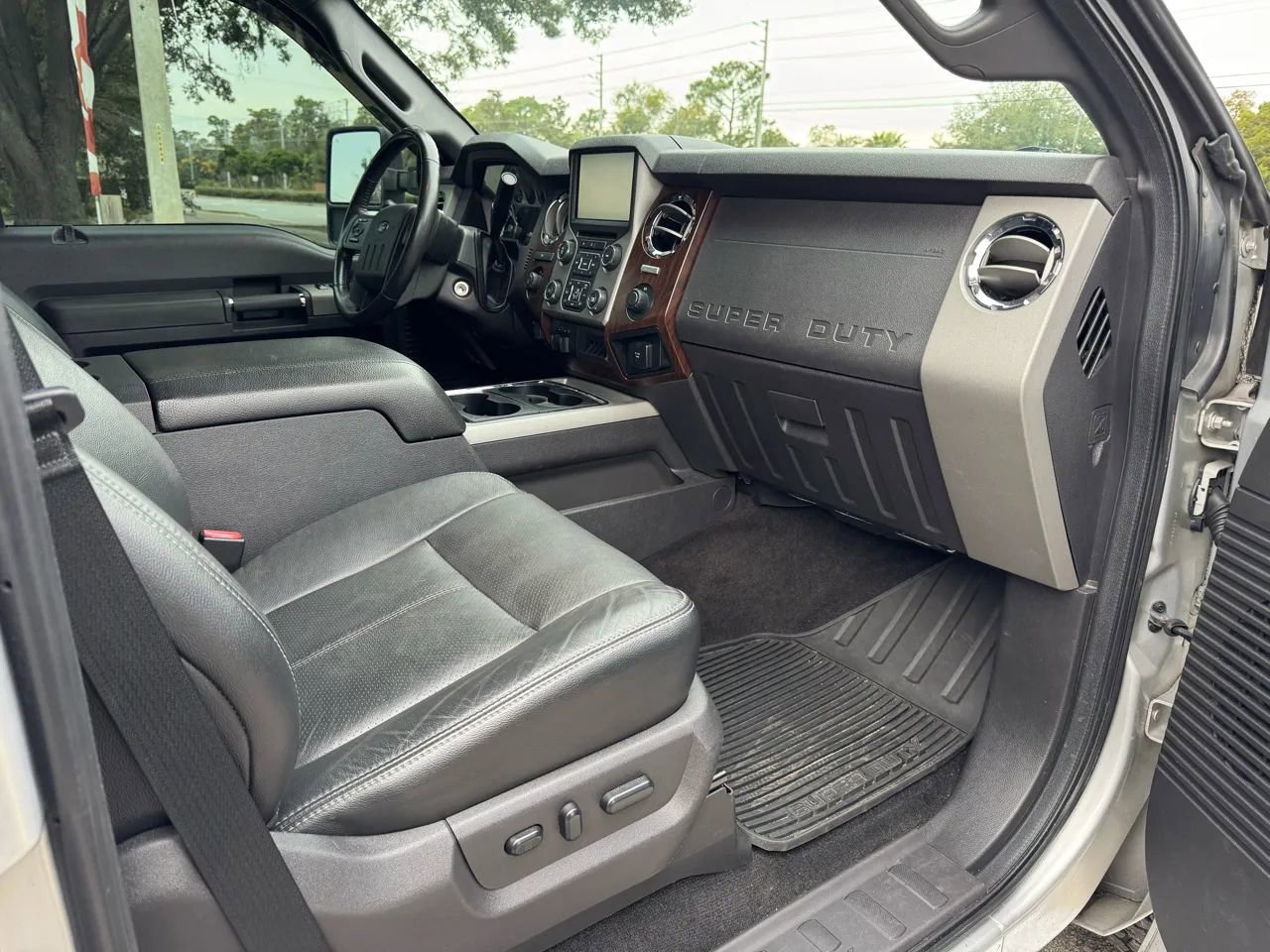 Used 2016 Ford F250 Lariat w/ Lariat Ultimate Package image 13