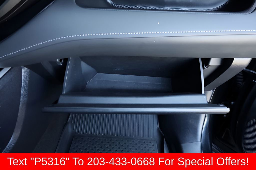 Used 2023 Toyota Highlander XLE AWD/4WD image 44