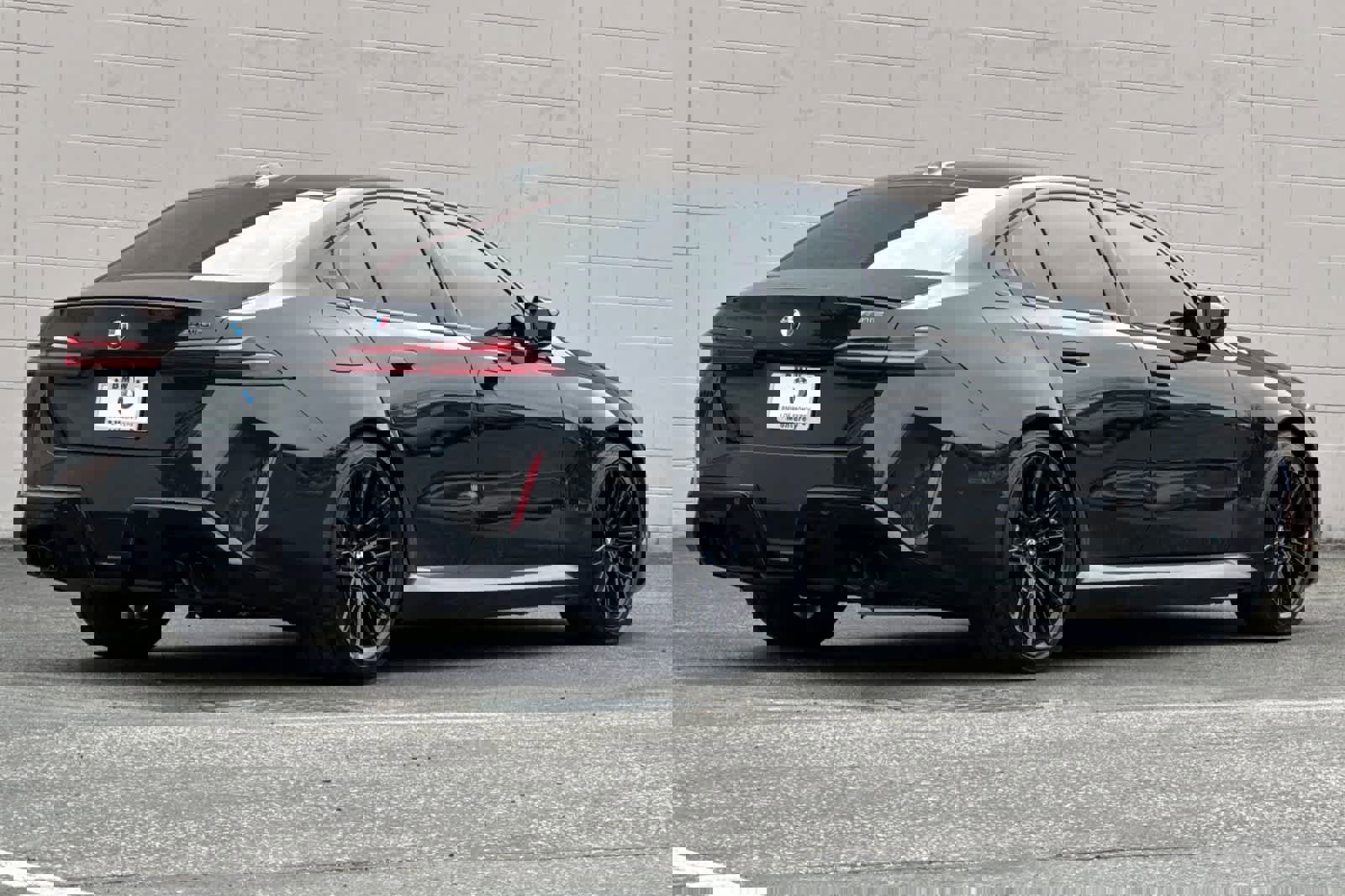 Used 2025 BMW M5 w/ Executive Package image 2