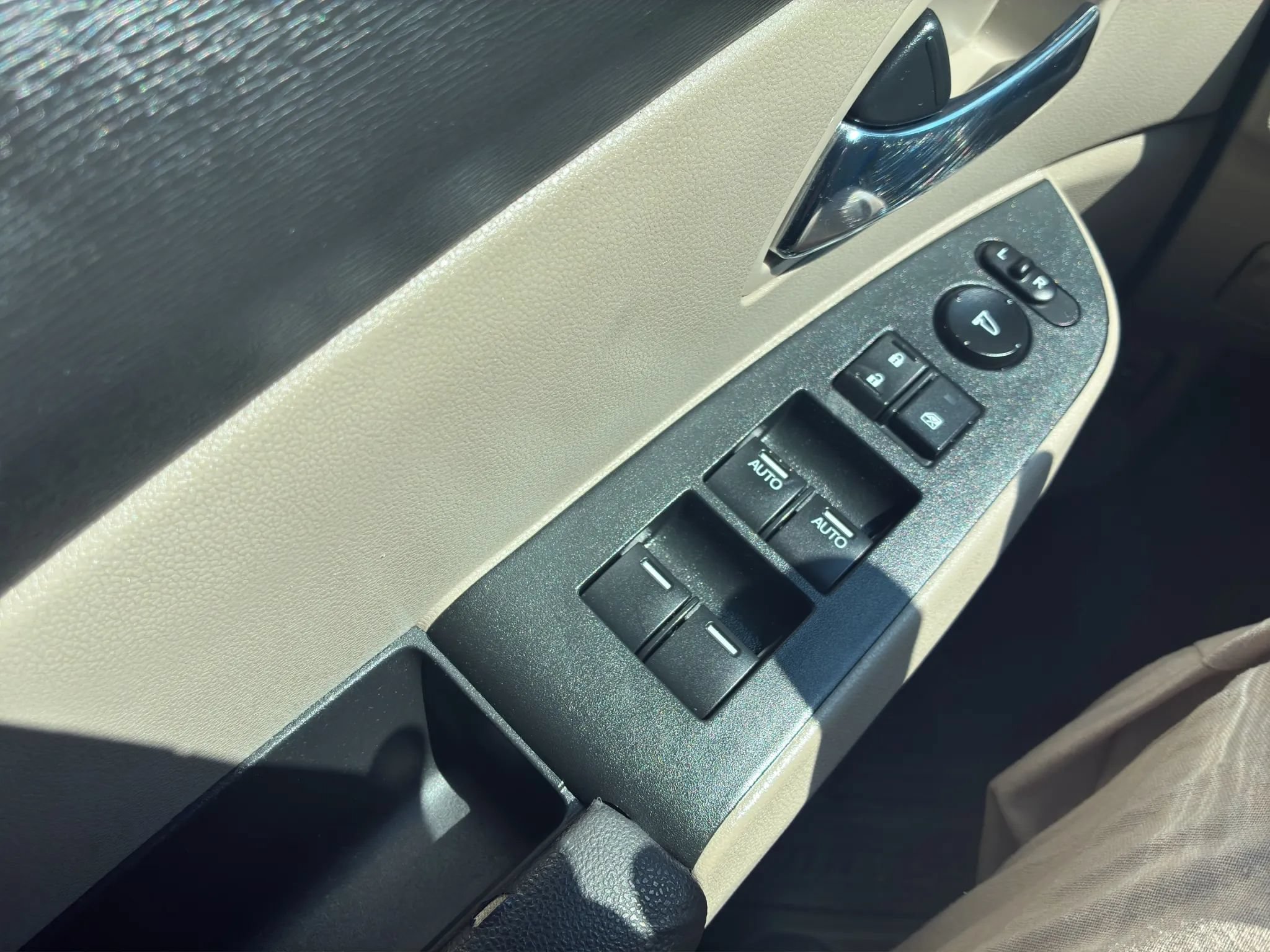 Used 2015 Honda Odyssey EX-L image 17