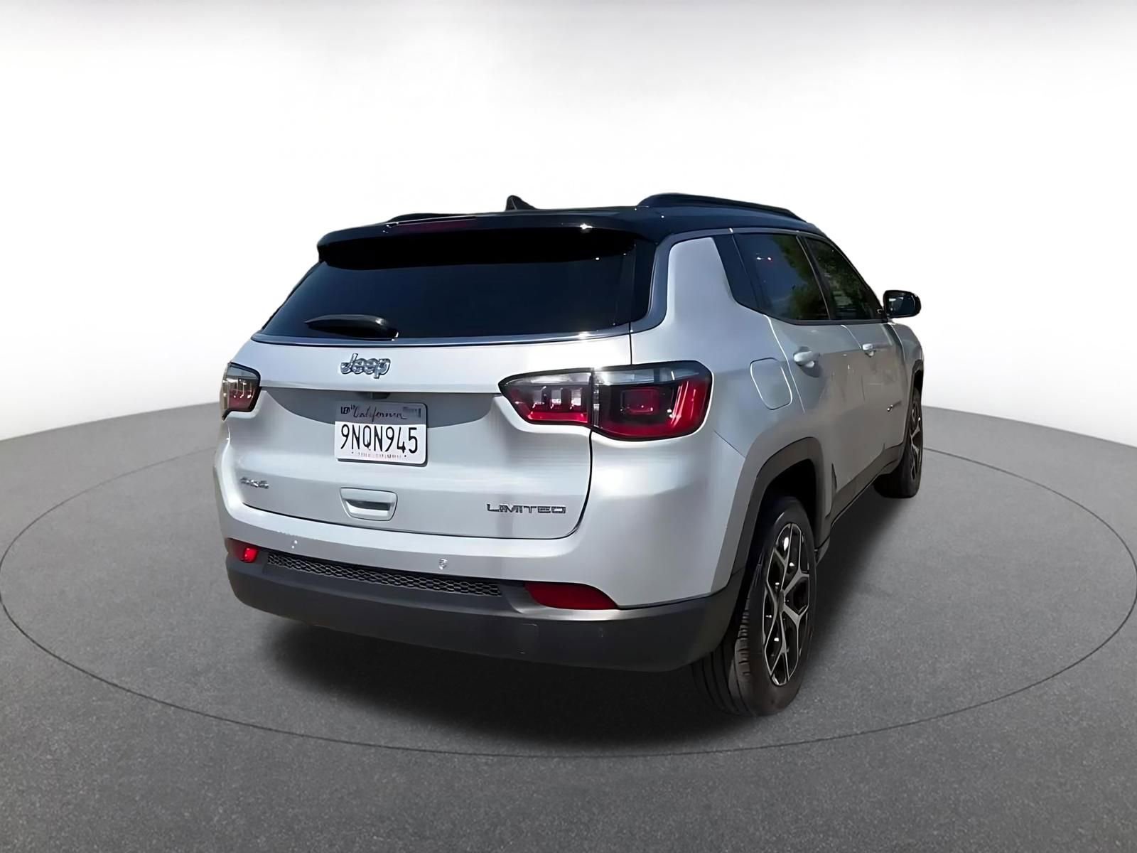Used 2025 Jeep Compass Limited AWD/4WD image 14