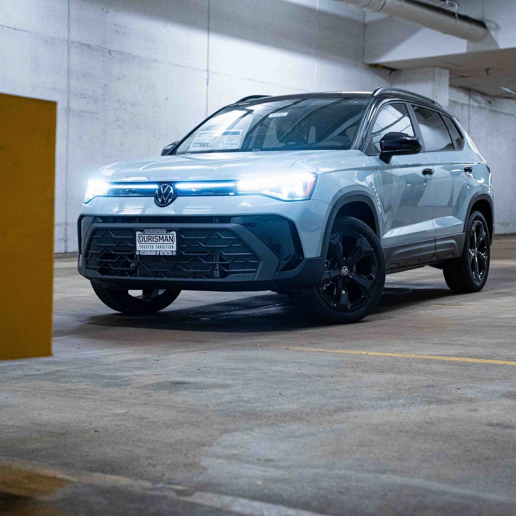New 2026 Volkswagen Taos SE AWD/4WD image 1