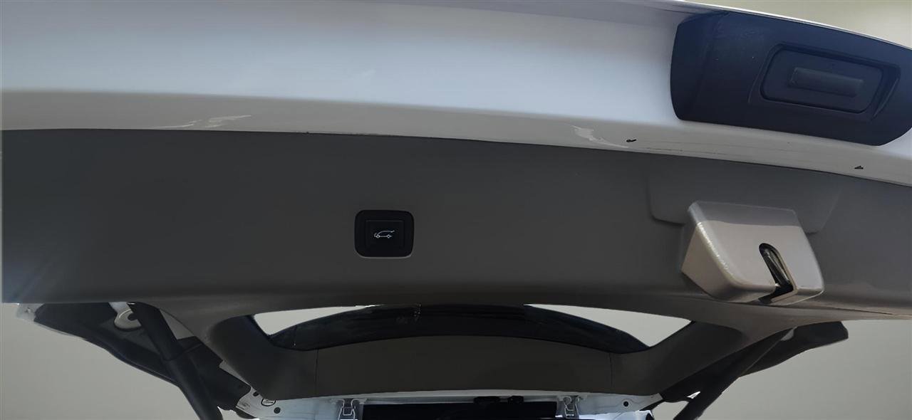 Used 2018 Chevrolet Traverse LT AWD/4WD image 16