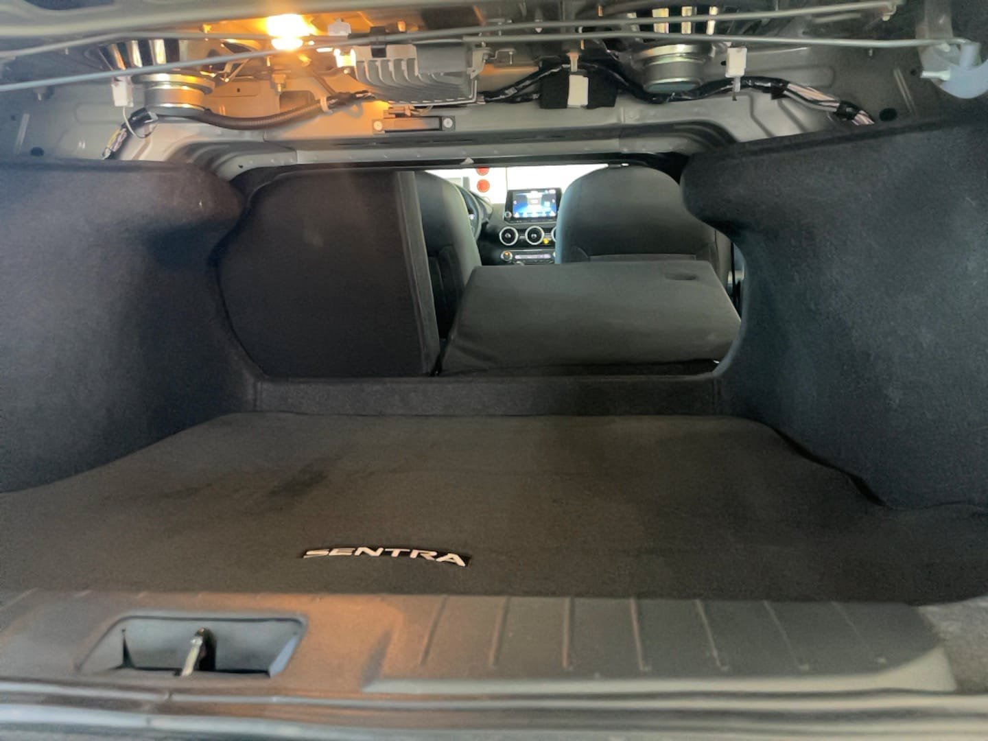 Used 2025 Nissan Sentra SR w/ SR Premium Package FWD image 20