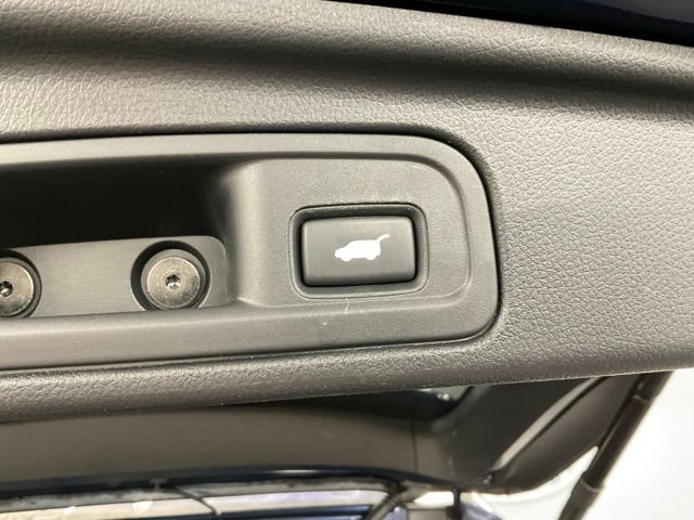 Certified 2017 Honda Pilot Touring image 10