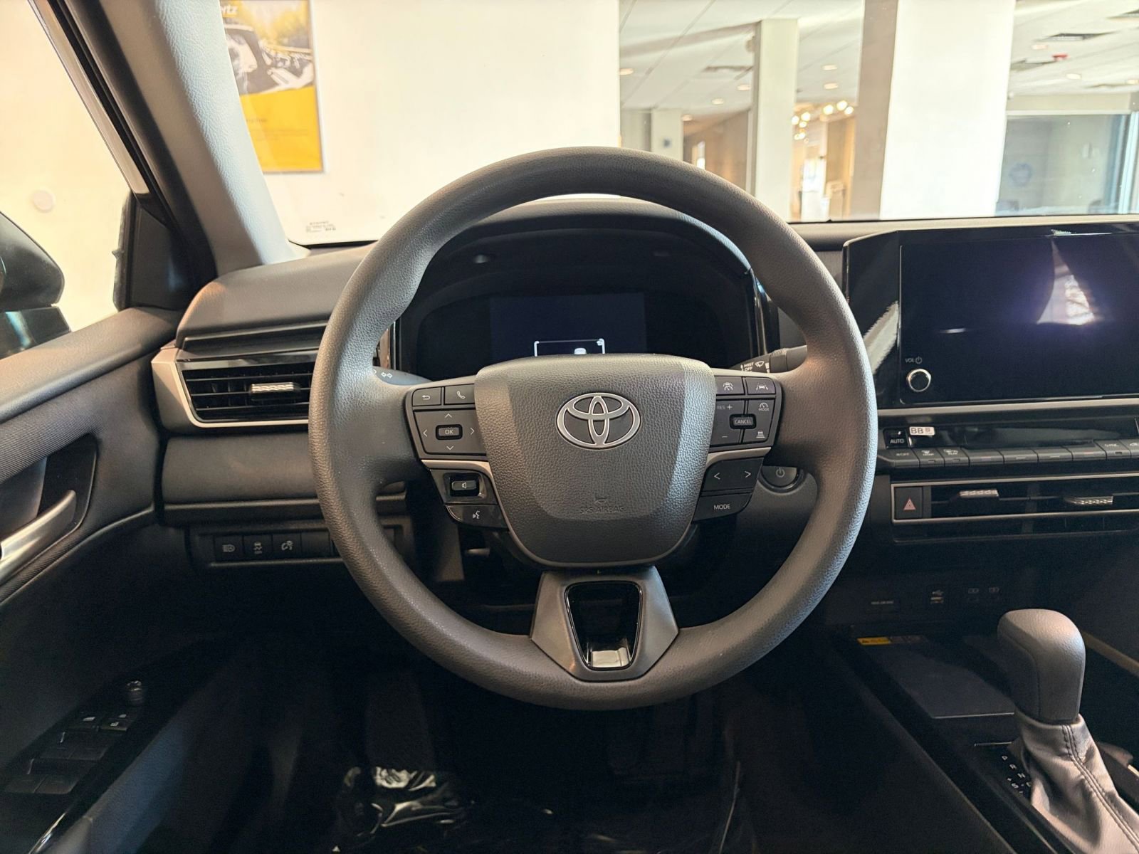 Used 2025 Toyota Camry LE image 33