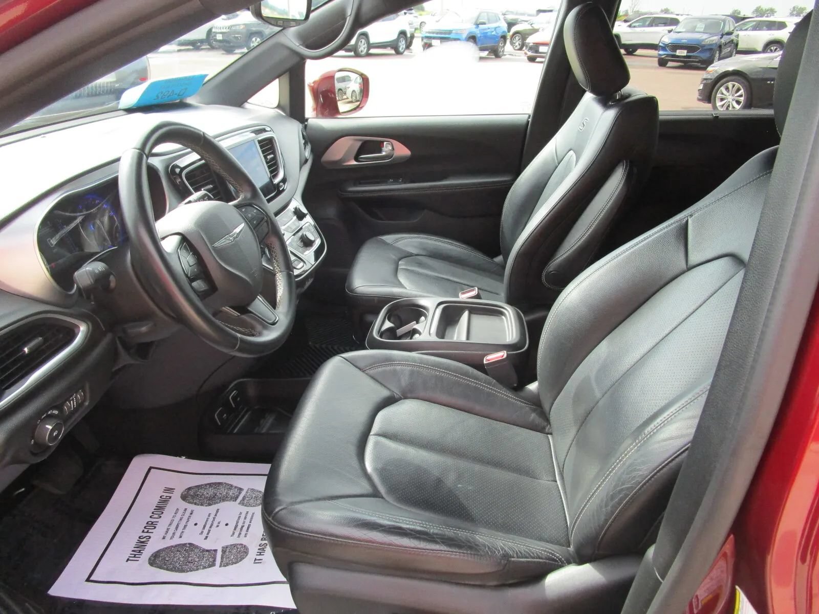 Used 2018 Chrysler Pacifica Touring-L FWD image 12