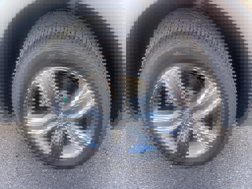 Used 2021 Volkswagen Tiguan SEL image 7