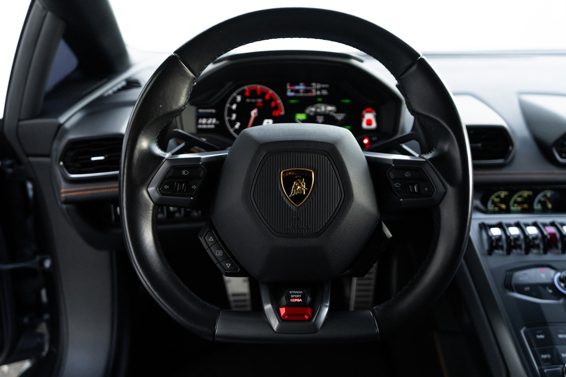 Used 2015 Lamborghini Huracan LP 610-4 AWD/4WD image 10