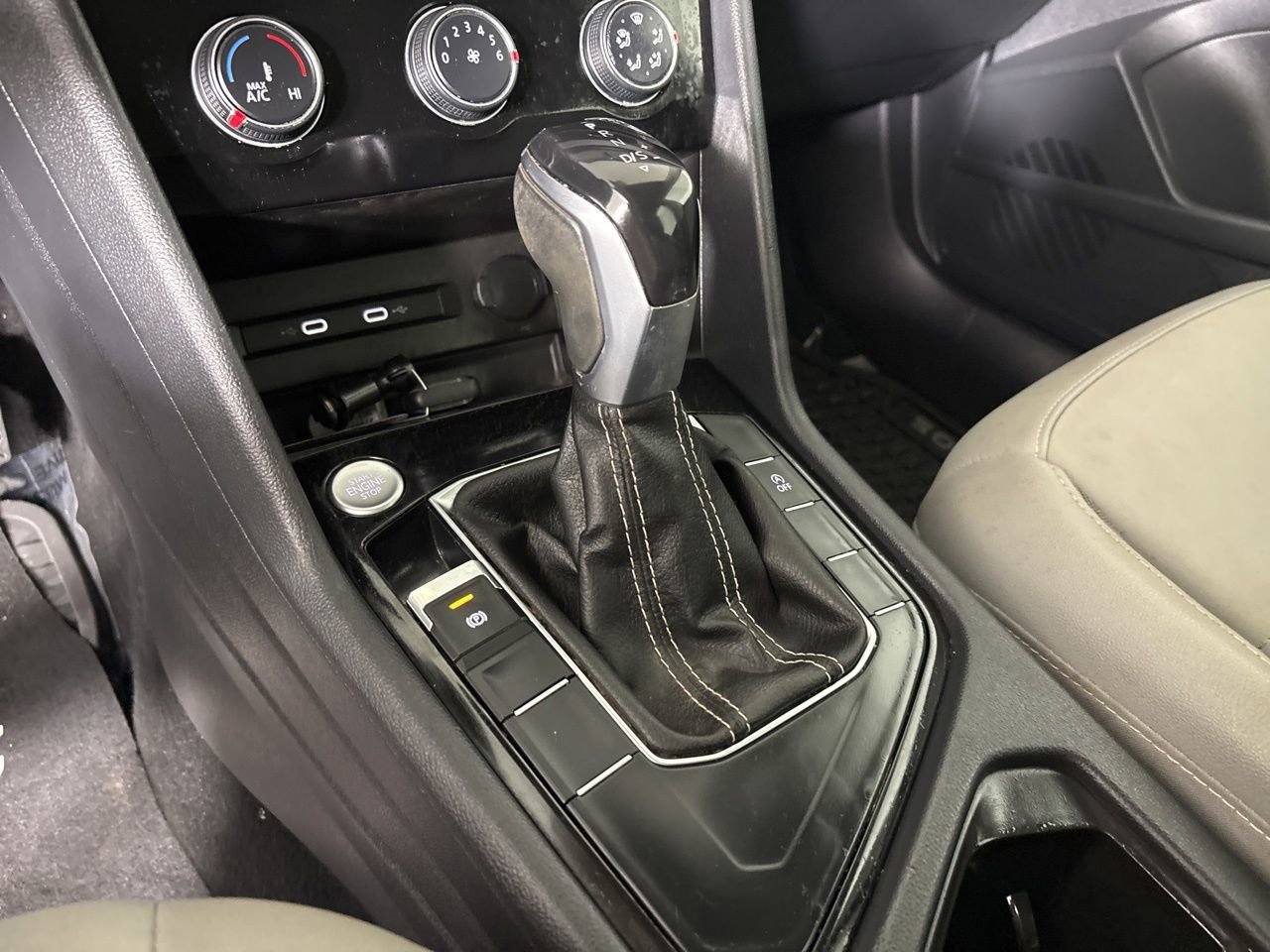 Used 2023 Volkswagen Taos SE w/ Panoramic Sunroof Package image 18