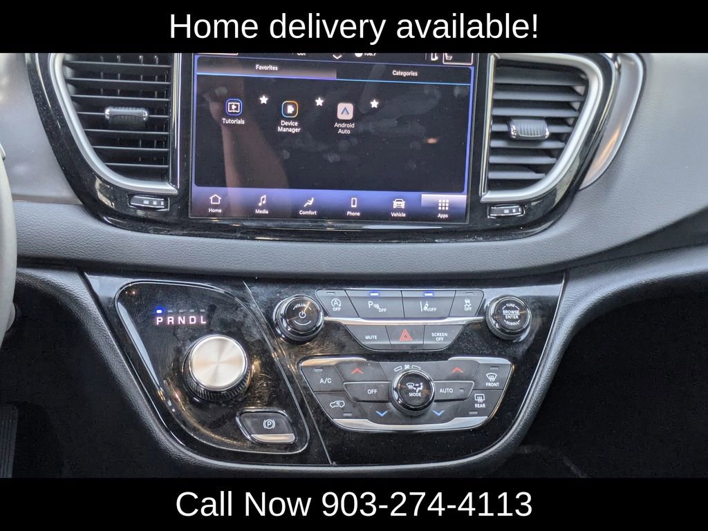 Used 2025 Chrysler Pacifica Select image 12