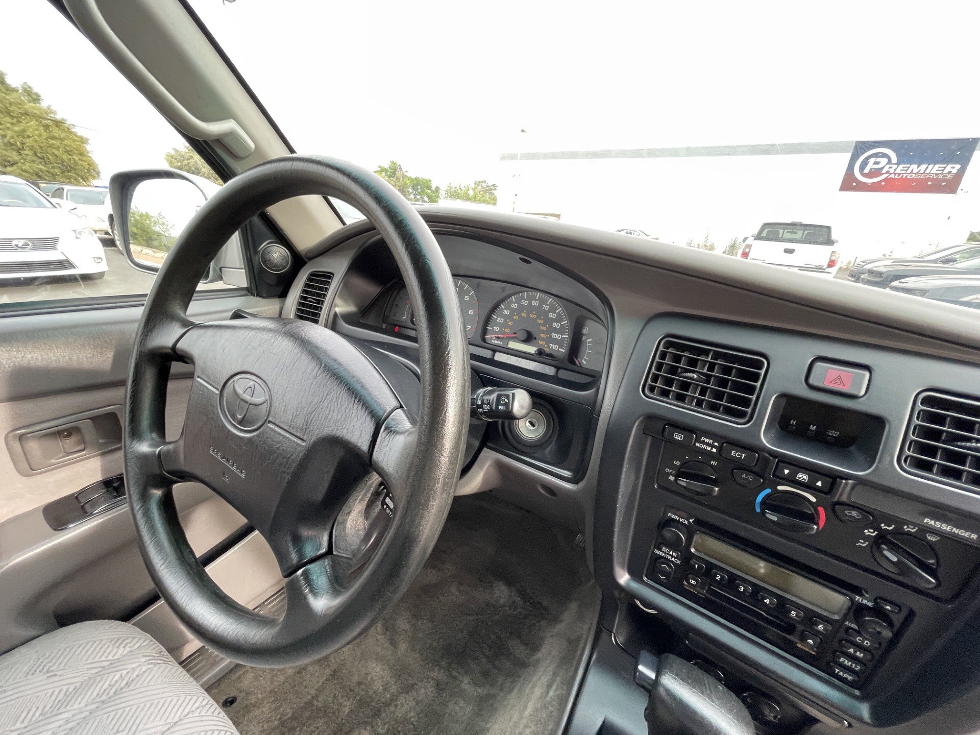 Used 2001 Toyota 4Runner SR5 RWD image 26