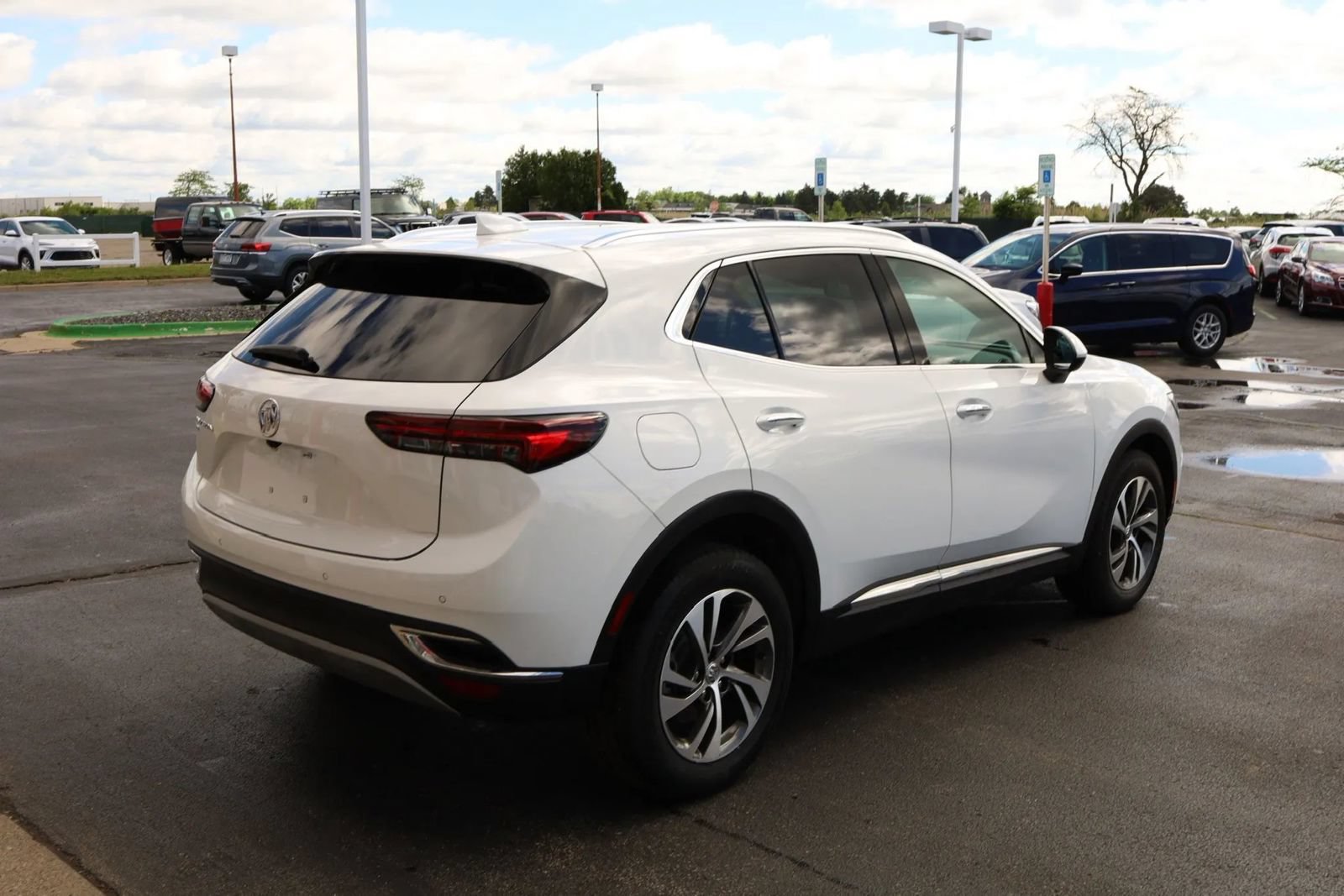 Used 2023 Buick Envision Essence AWD/4WD image 5