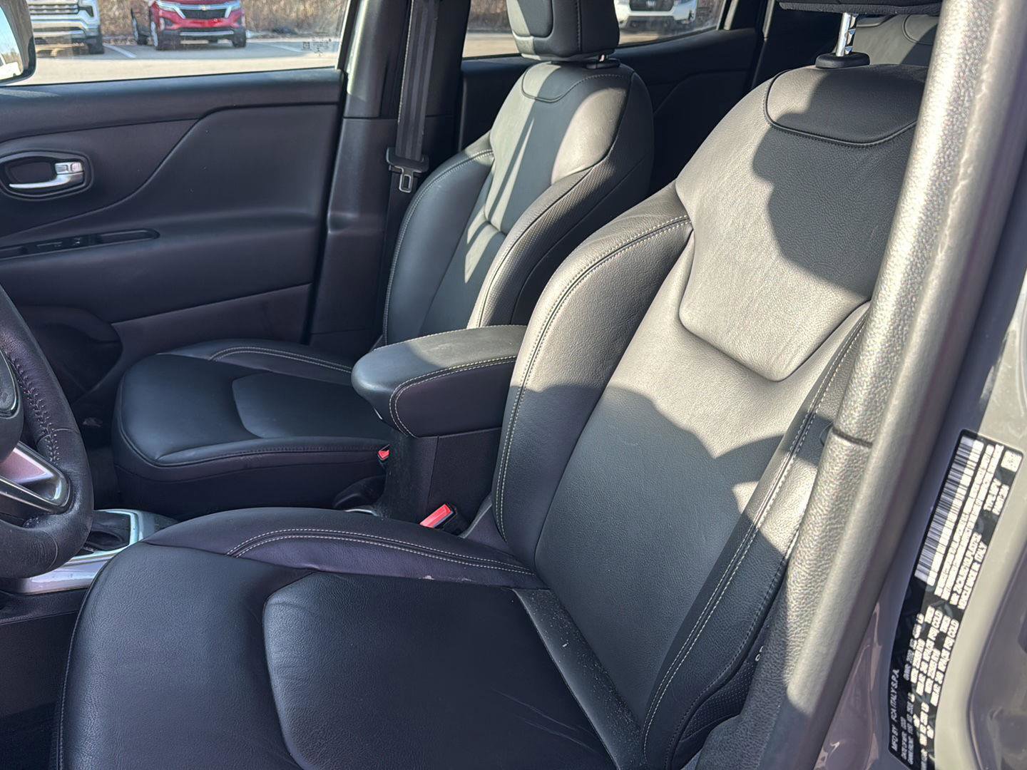 Used 2020 Jeep Renegade Limited image 13