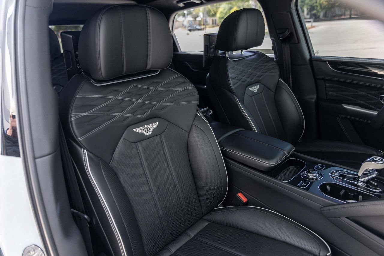 Certified 2023 Bentley Bentayga Extended Wheelbase AWD/4WD image 58