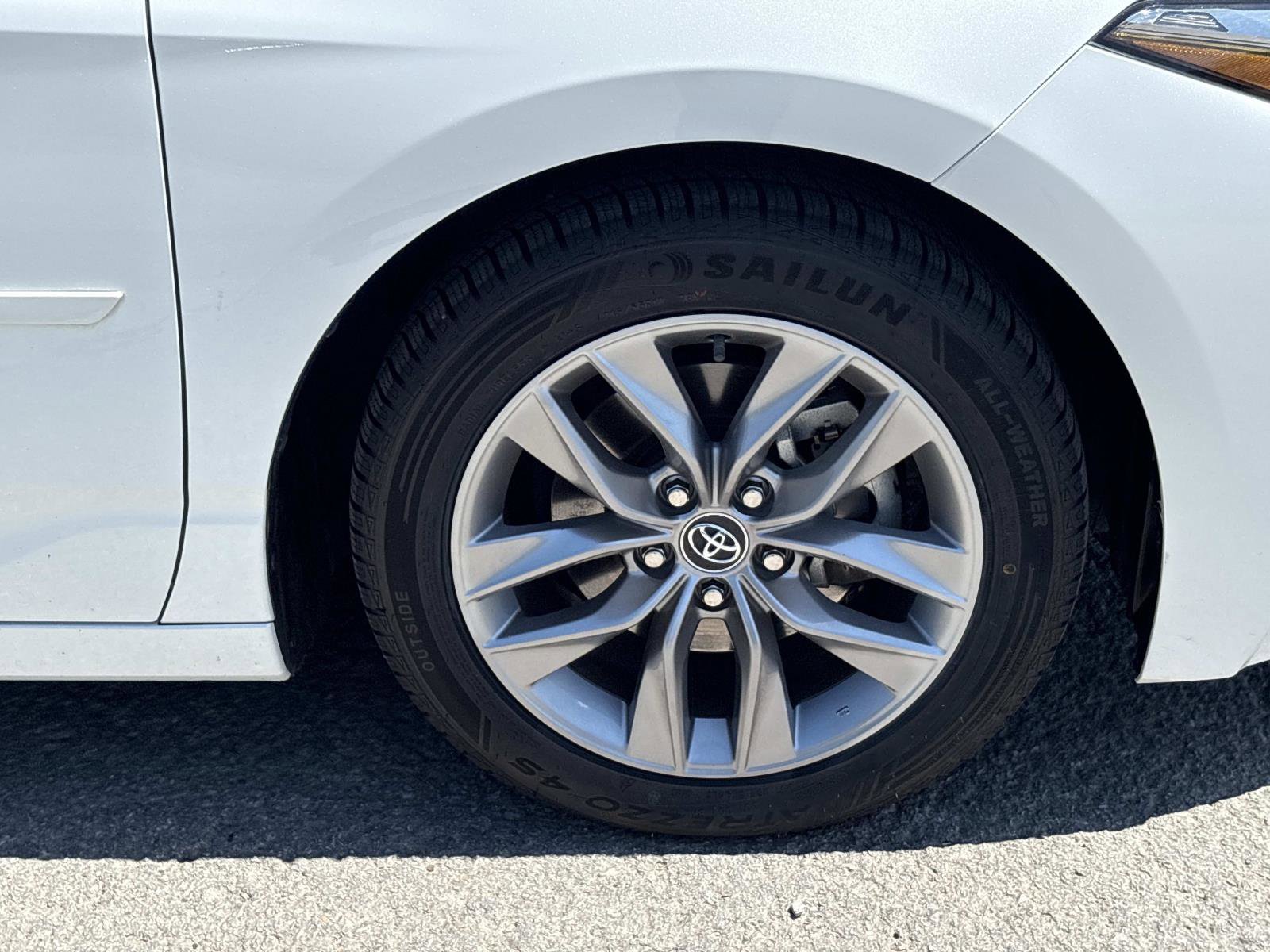 Used 2020 Toyota Avalon XLE w/ All Weather Liner Package FWD image 10