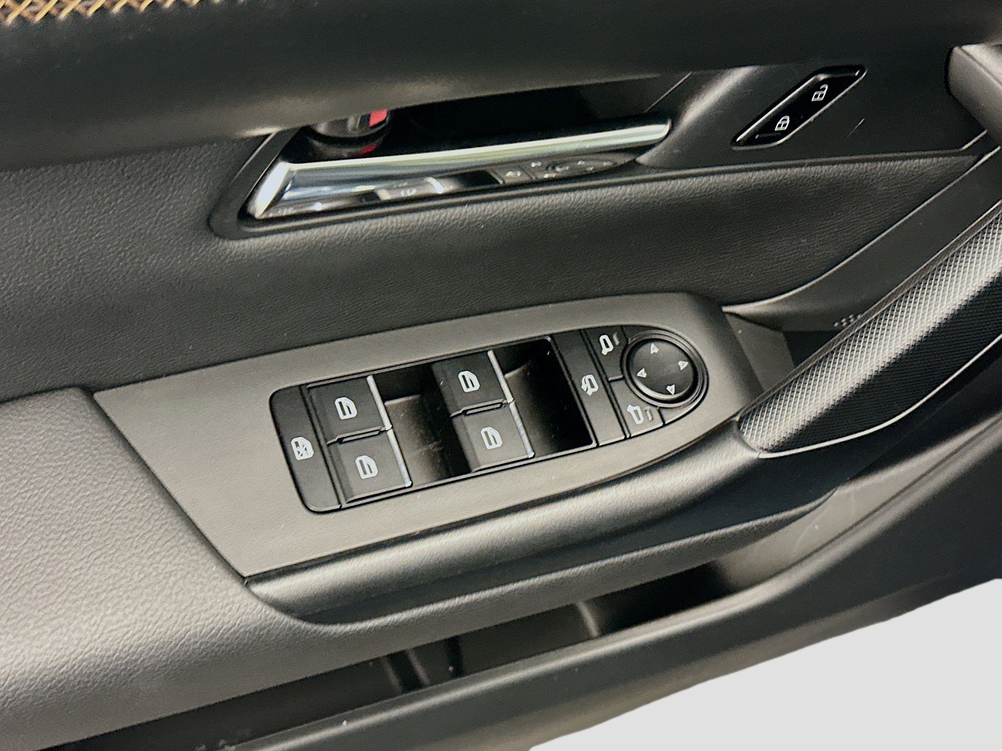 Used 2025 MAZDA CX-50 2.5 Hybrid w/ Premium Plus Pkg image 15