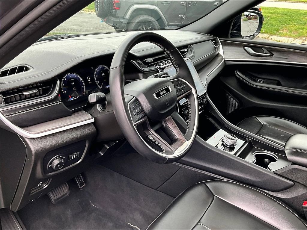 Used 2024 Jeep Grand Cherokee Limited AWD/4WD image 8
