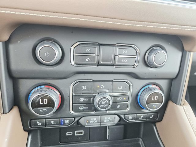 Used 2024 Chevrolet Suburban High Country w/ Advanced Technology Package AWD/4WD image 30