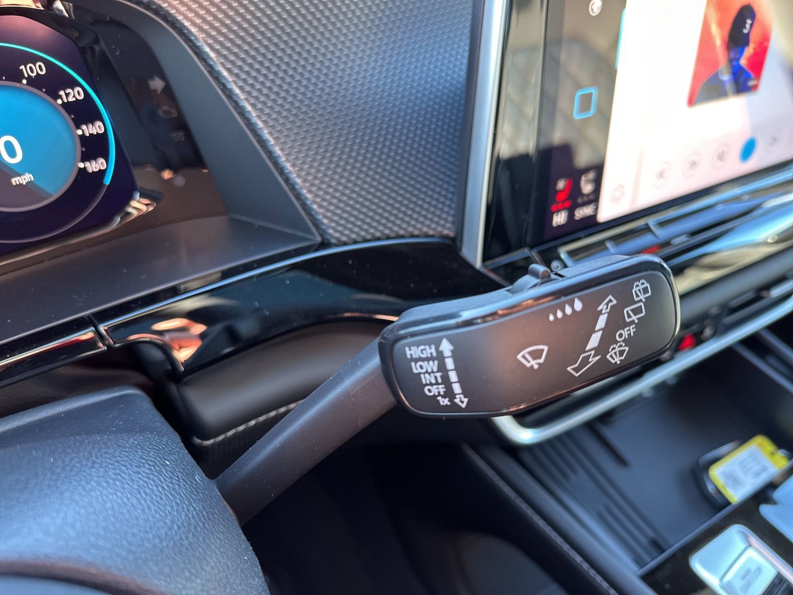 New 2026 Volkswagen Atlas Cross Sport SEL Premium R-Line image 31