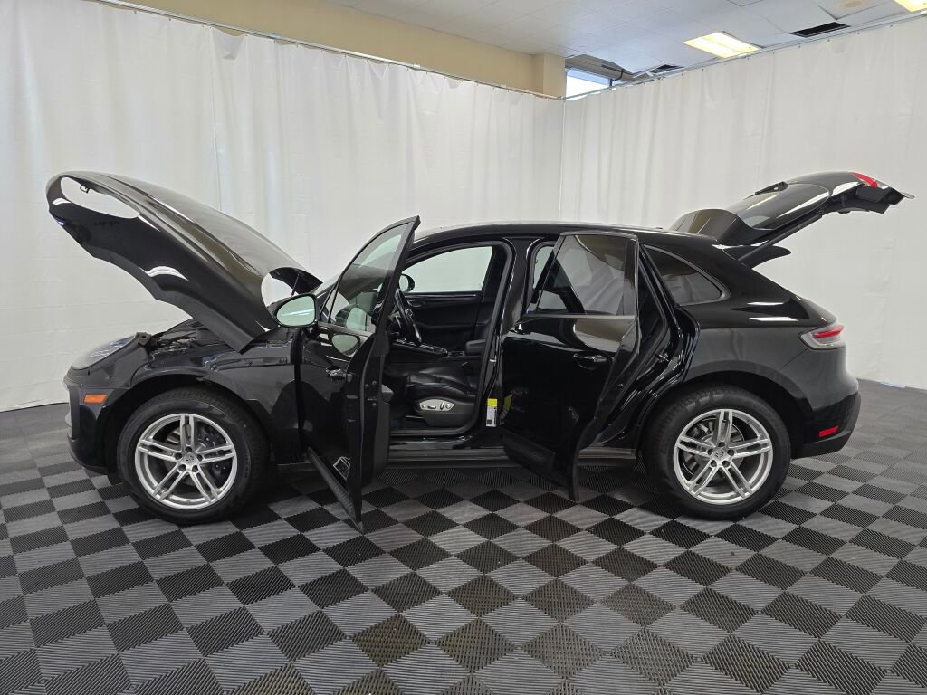 Certified 2024 Porsche Macan image 13