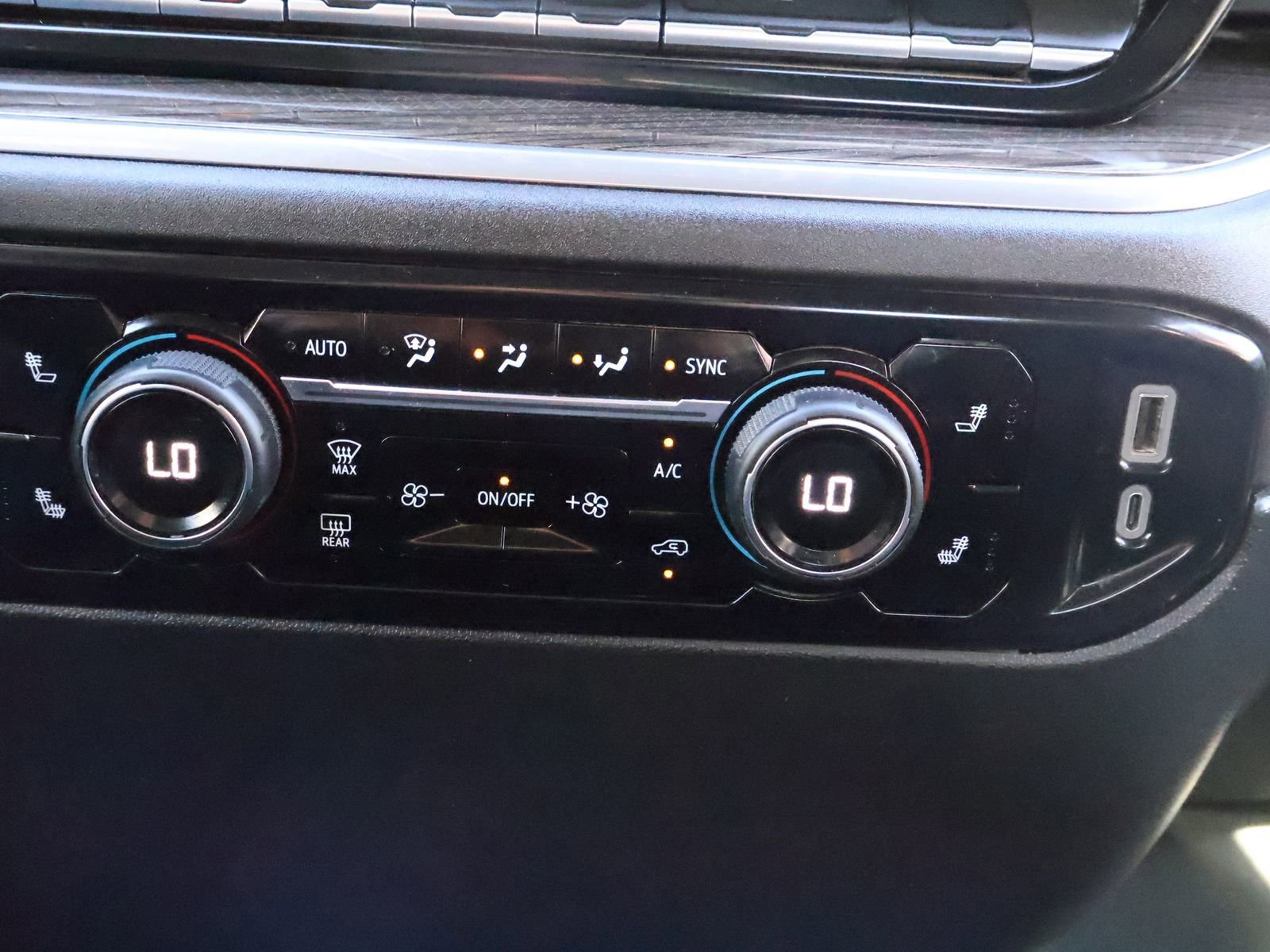 Used 2023 Chevrolet Silverado 1500 LT image 36