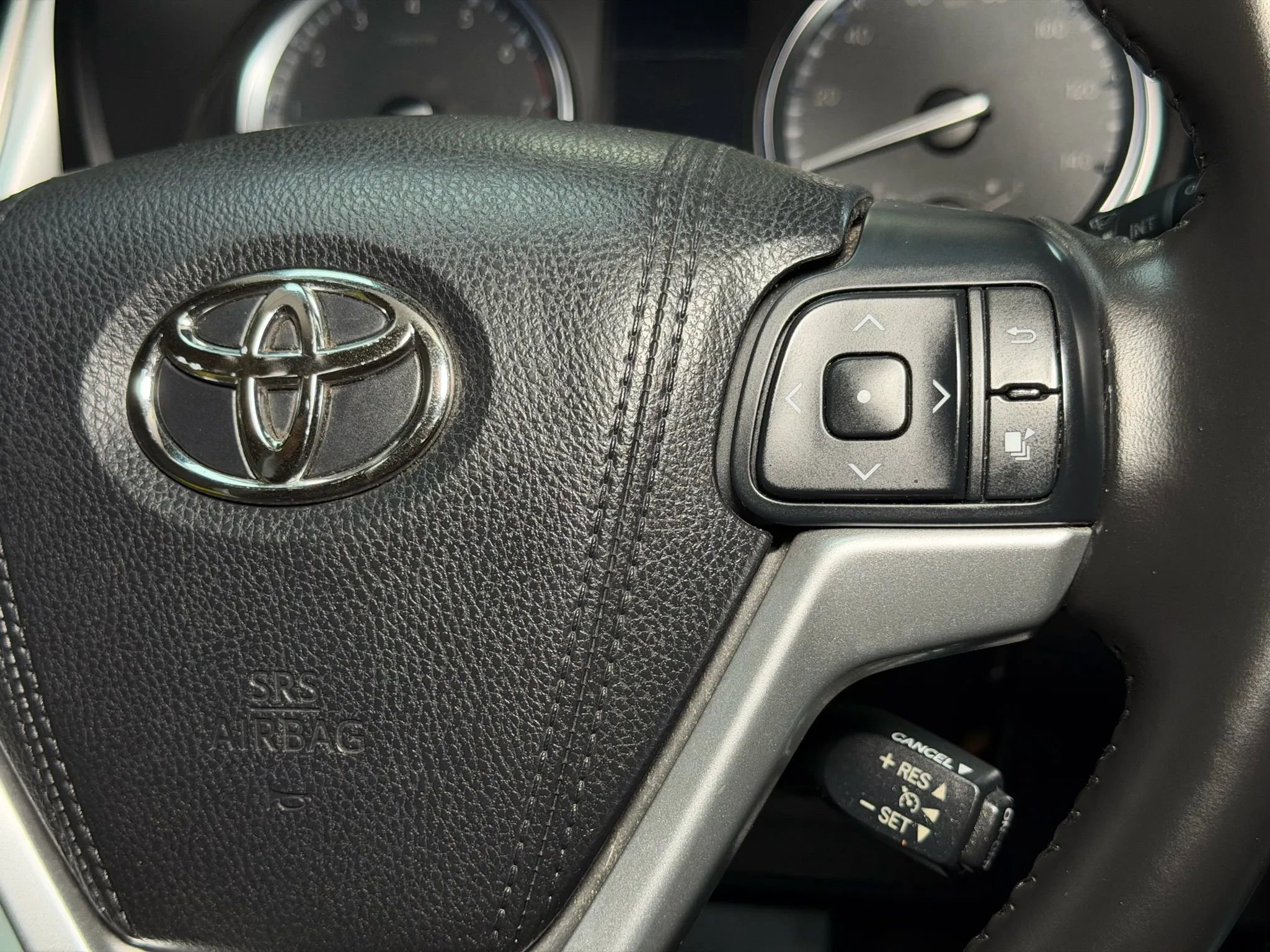 Used 2016 Toyota Highlander XLE w/ Preferred Accessory Package FWD image 41