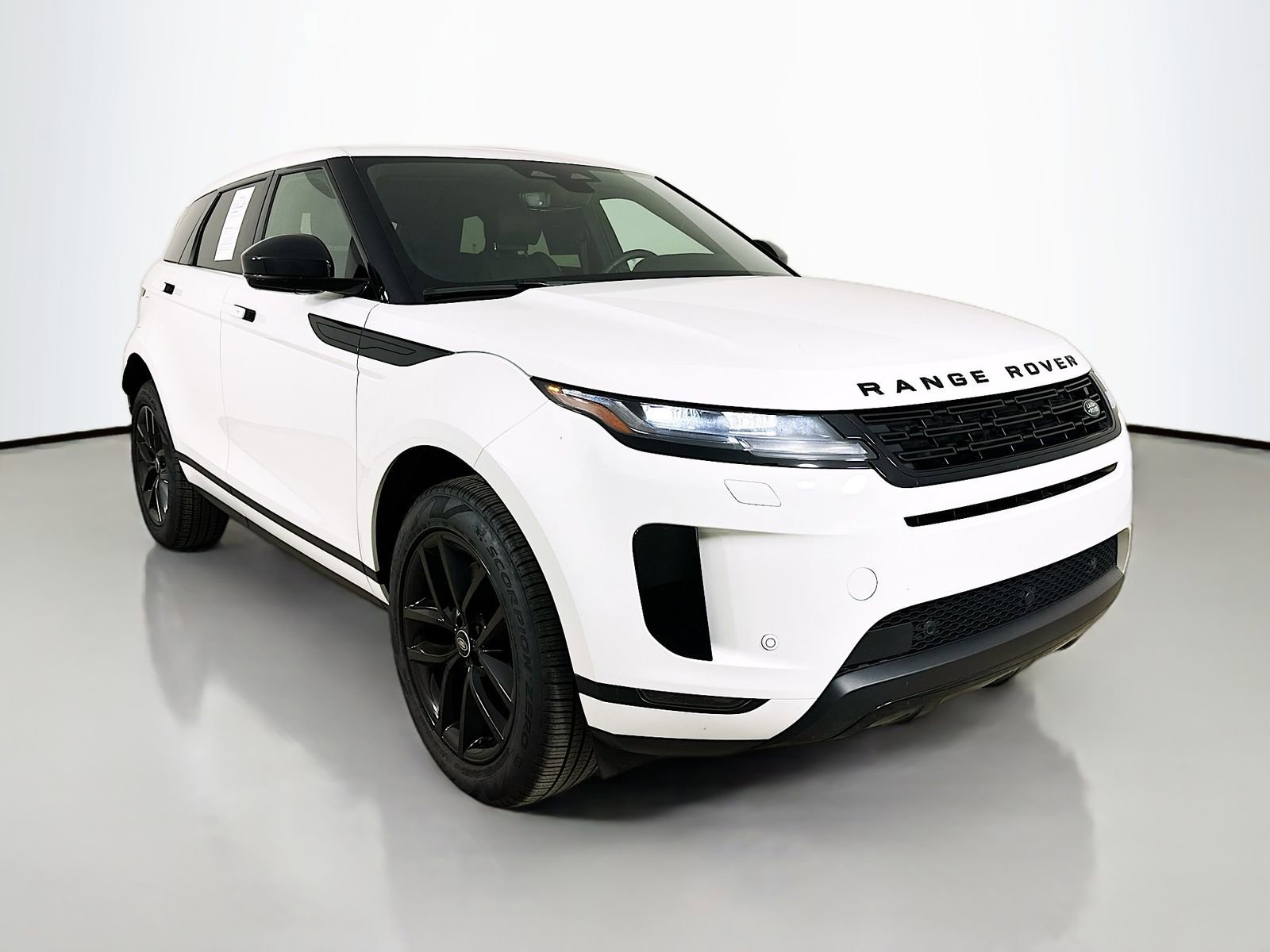 Used 2026 Land Rover Range Rover Evoque S AWD/4WD image 3