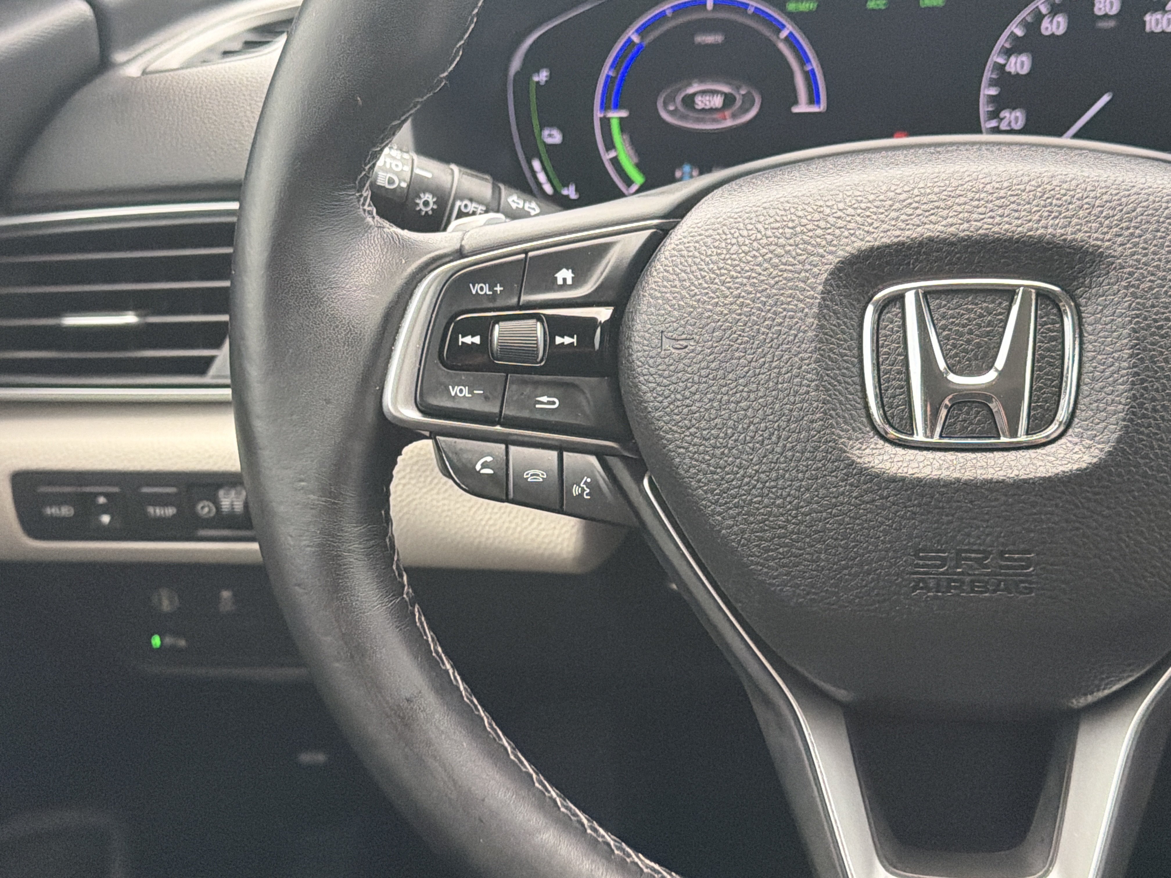 Used 2018 Honda Accord Touring image 18