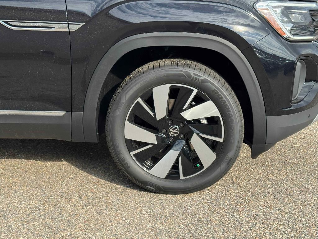 New 2026 Volkswagen Atlas Cross Sport SEL image 9