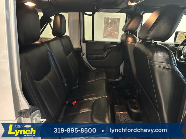 Used 2015 Jeep Wrangler Unlimited Sahara AWD/4WD image 13