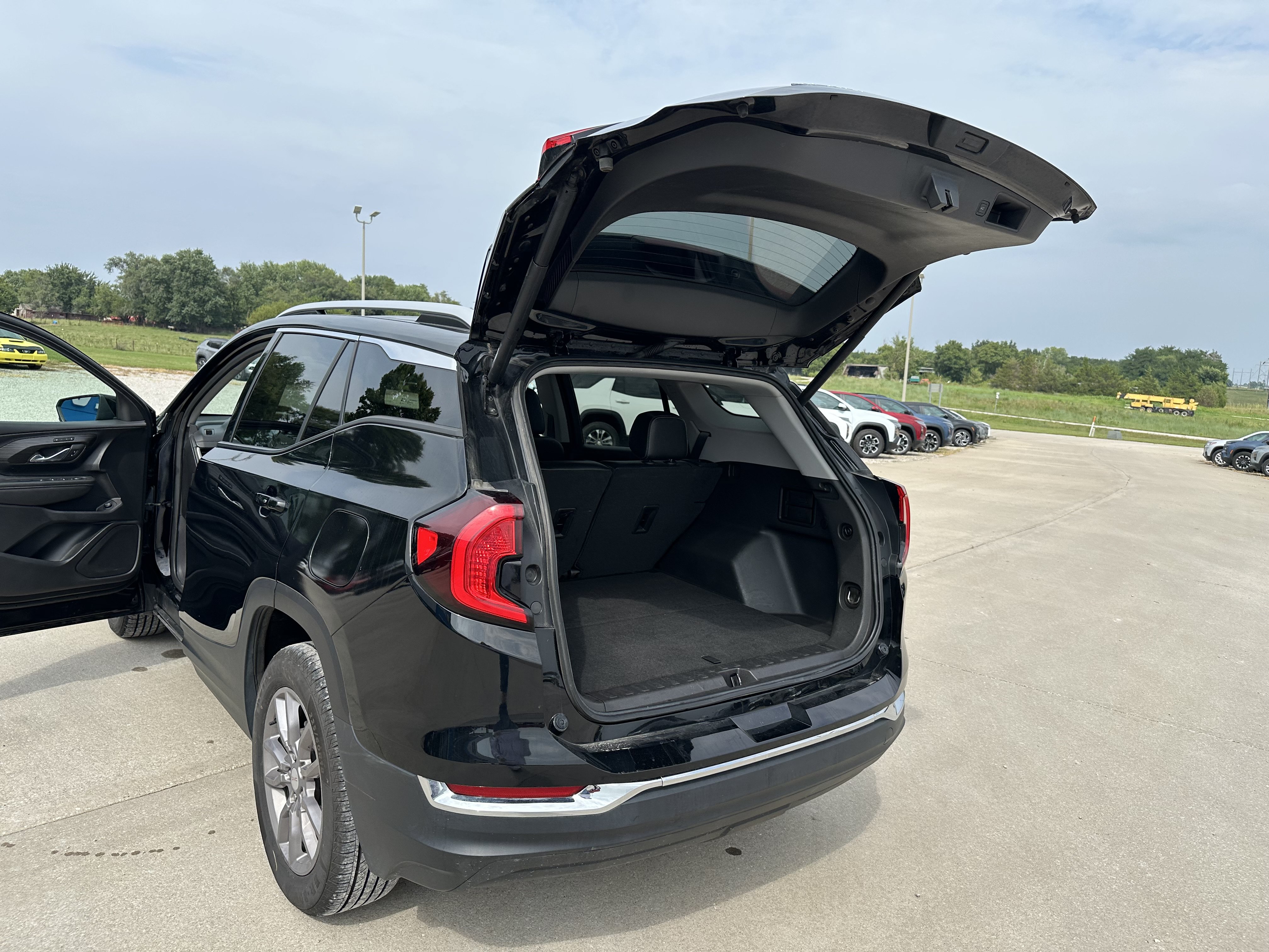 Certified 2024 GMC Terrain SLT AWD/4WD image 17