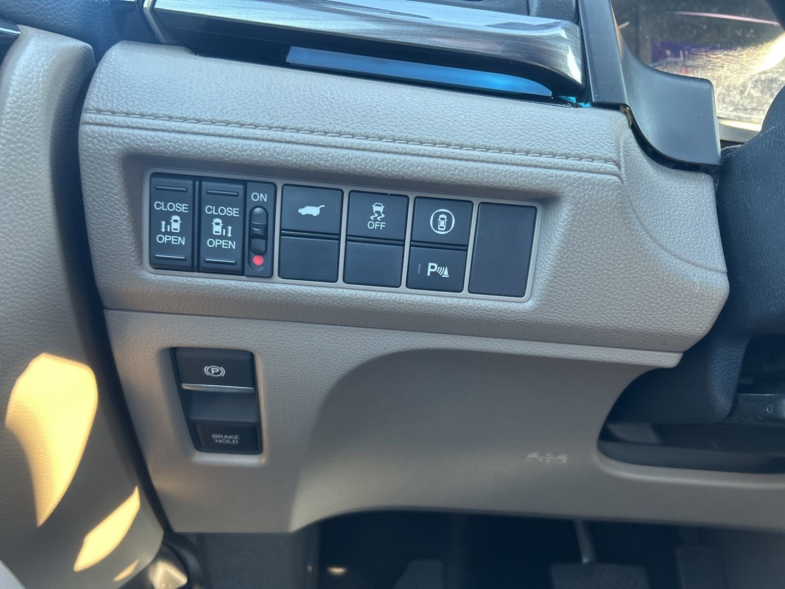 Used 2023 Honda Odyssey Elite image 16