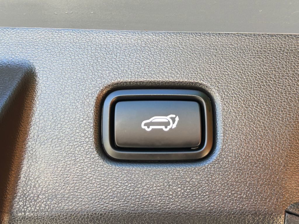 Used 2025 Hyundai Tucson SEL FWD image 34
