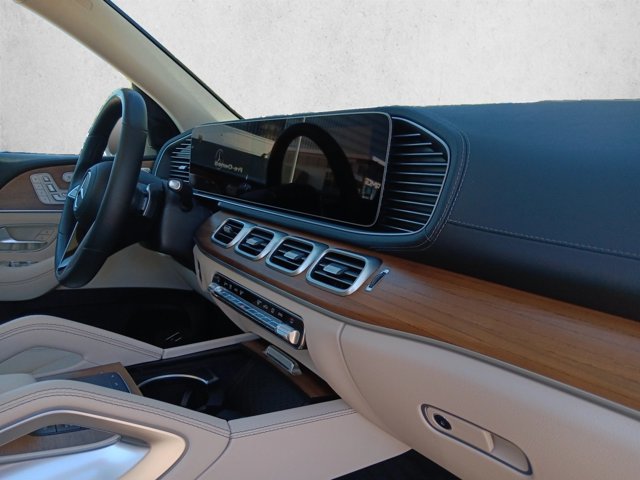 Used 2024 Mercedes-Benz GLS 450 4MATIC image 22