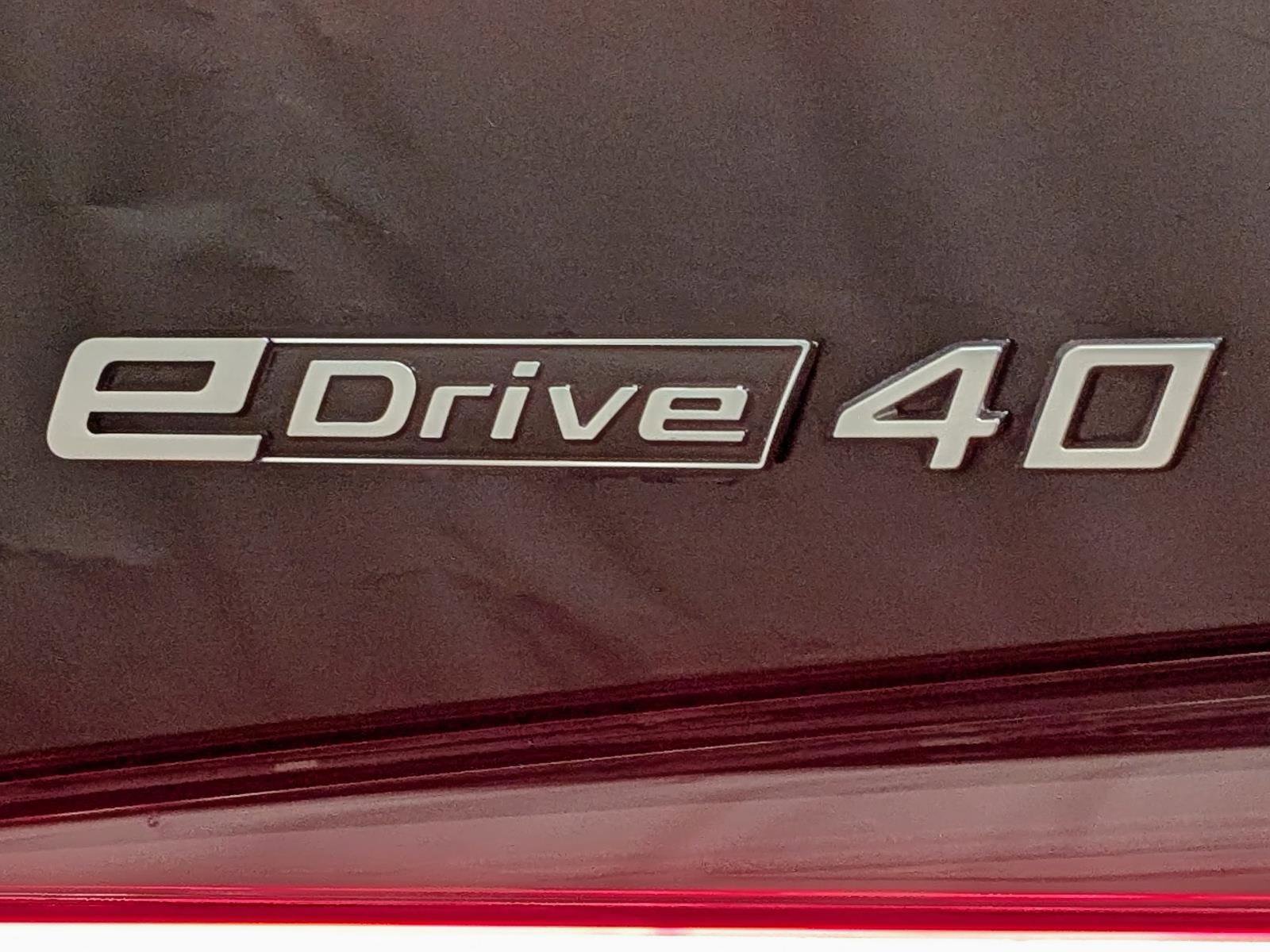 Used 2023 BMW i4 eDrive40 w/ M Sport Package image 11