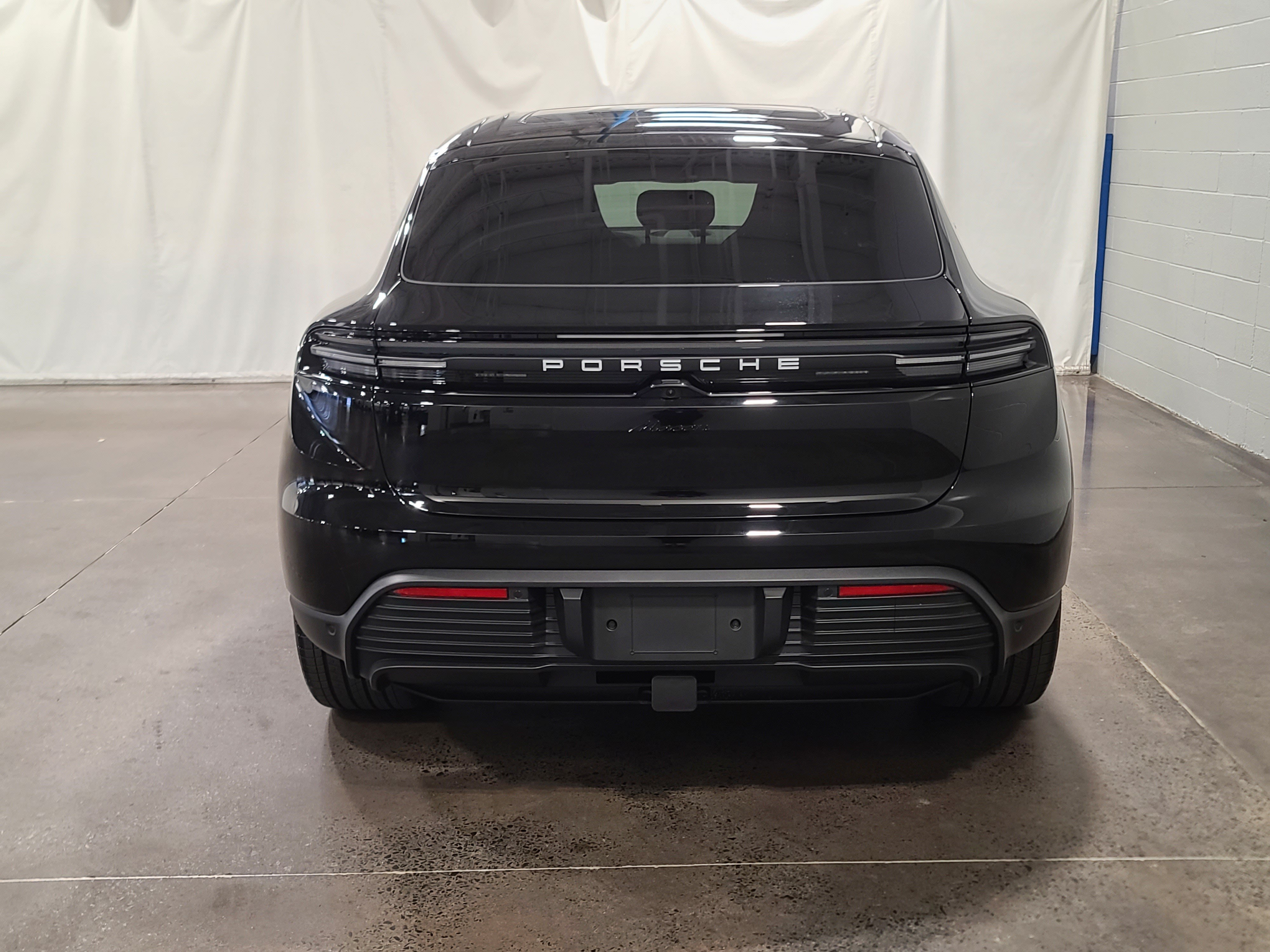 New 2026 Porsche Macan Electric RWD image 6