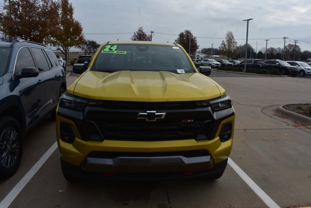 Used 2023 Chevrolet Colorado Z71 w/ Z71 Convenience Package 2 image 2