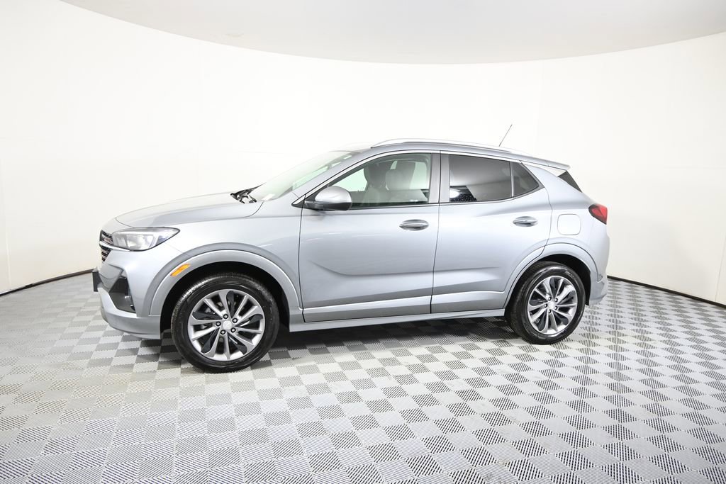 Used 2023 Buick Encore GX Select w/ Sport Touring Package image 2