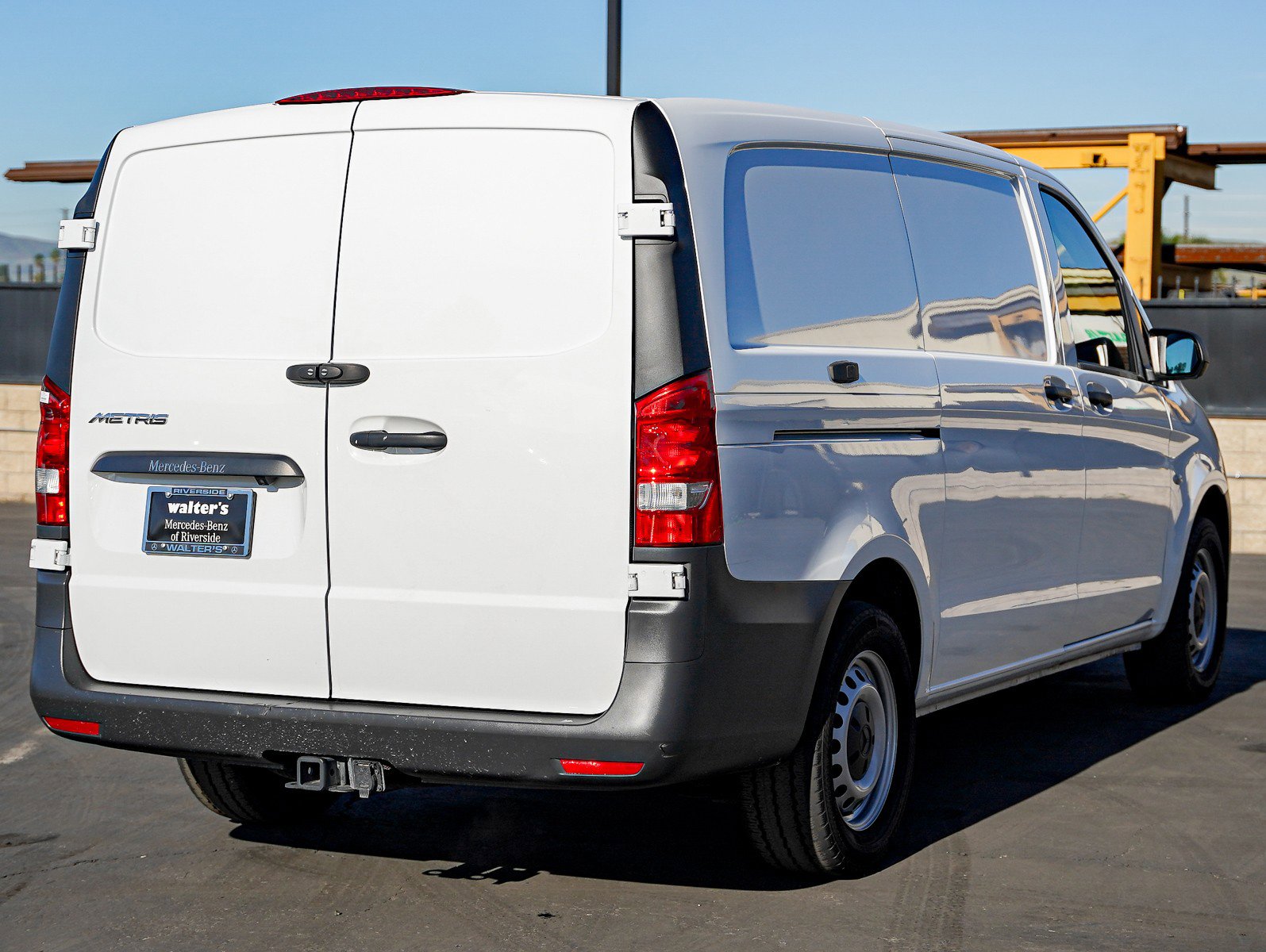 Used 2023 Mercedes-Benz Metris image 6