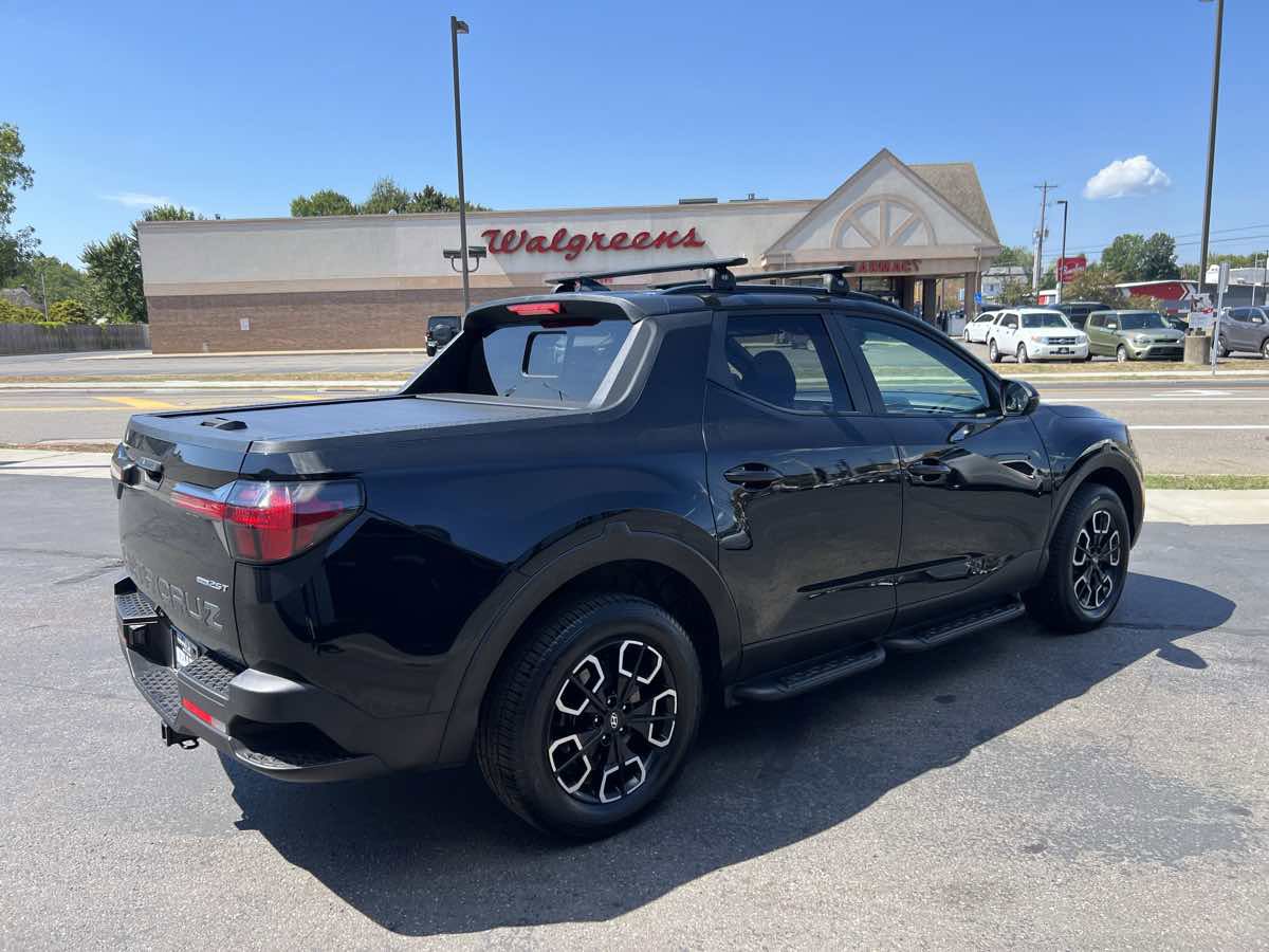 Used 2023 Hyundai Santa Cruz SEL Premium image 5