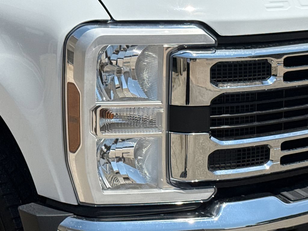 Used 2026 Ford F250 XLT AWD/4WD image 4