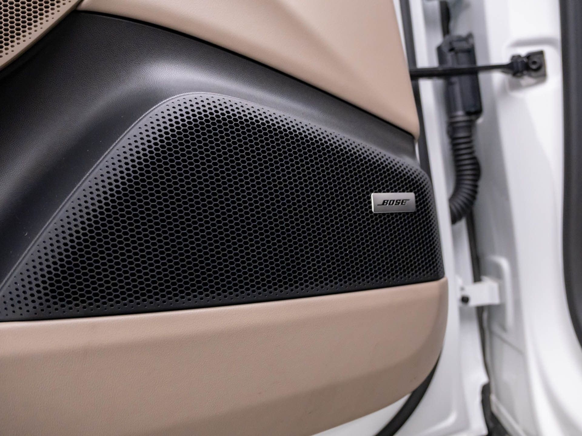 Certified 2024 Porsche Macan 4 Electric image 16