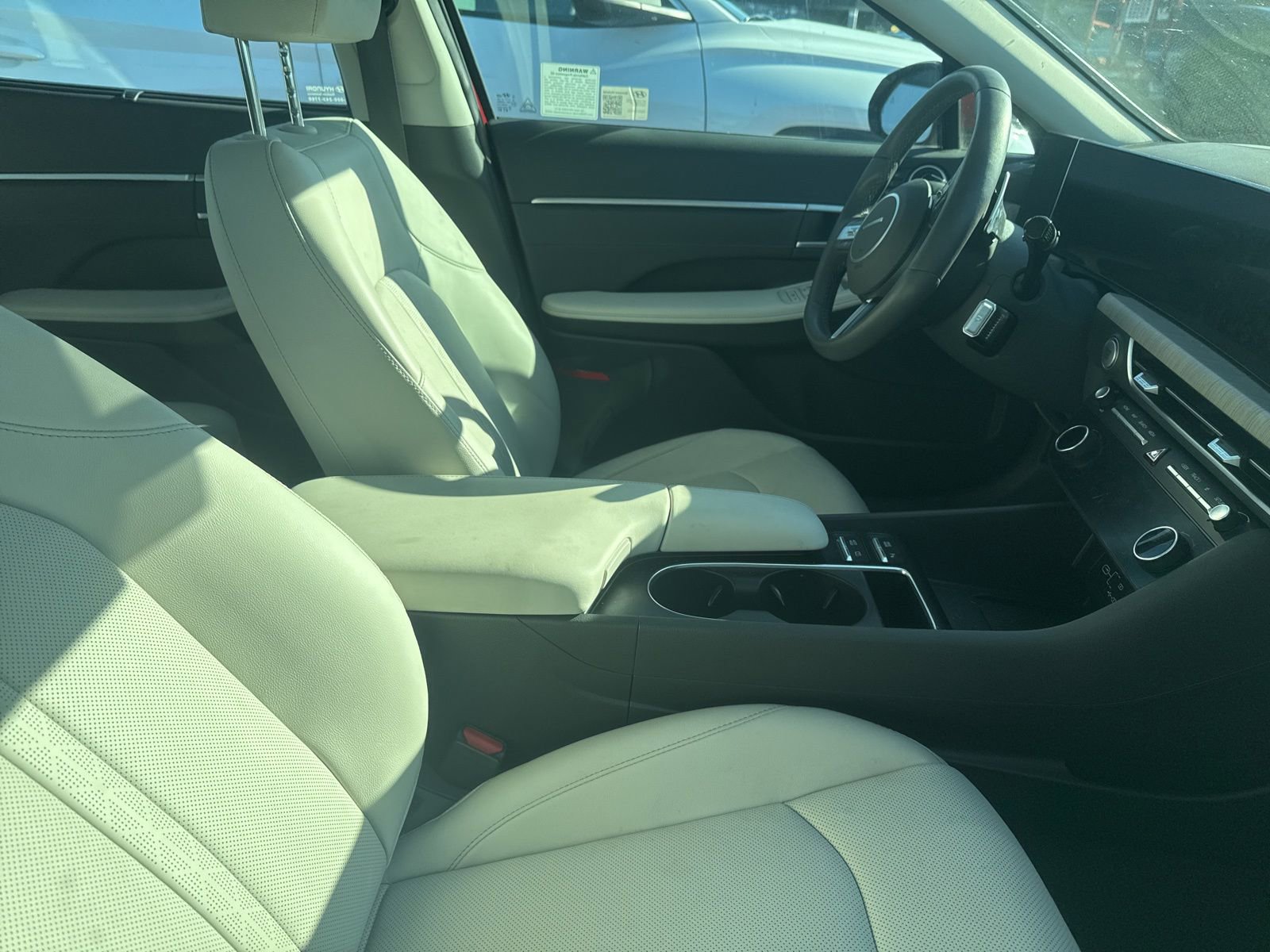 Used 2025 Hyundai Sonata Limited image 4