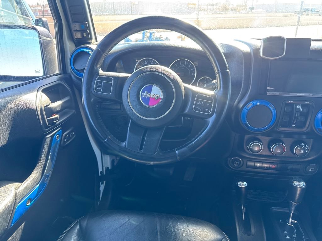 Used 2015 Jeep Wrangler Unlimited Rubicon AWD/4WD image 13