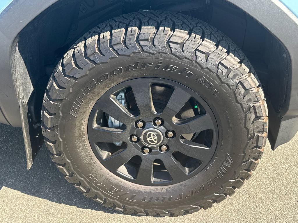 Used 2024 Toyota Land Cruiser image 12